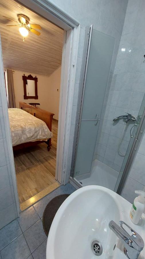Apartman Kristina And Free Parking マリ・ロシニュ エクステリア 写真