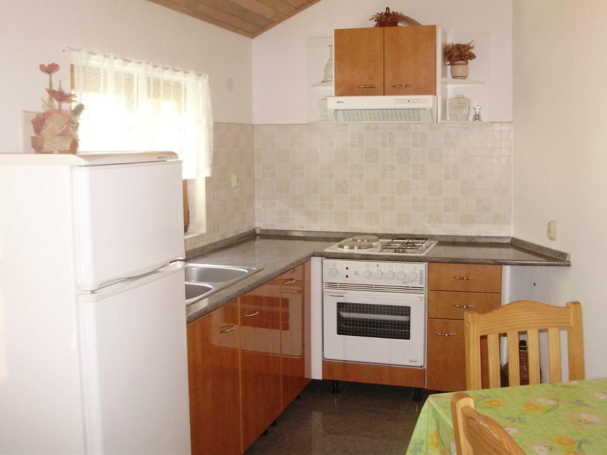 Apartman Kristina And Free Parking マリ・ロシニュ エクステリア 写真
